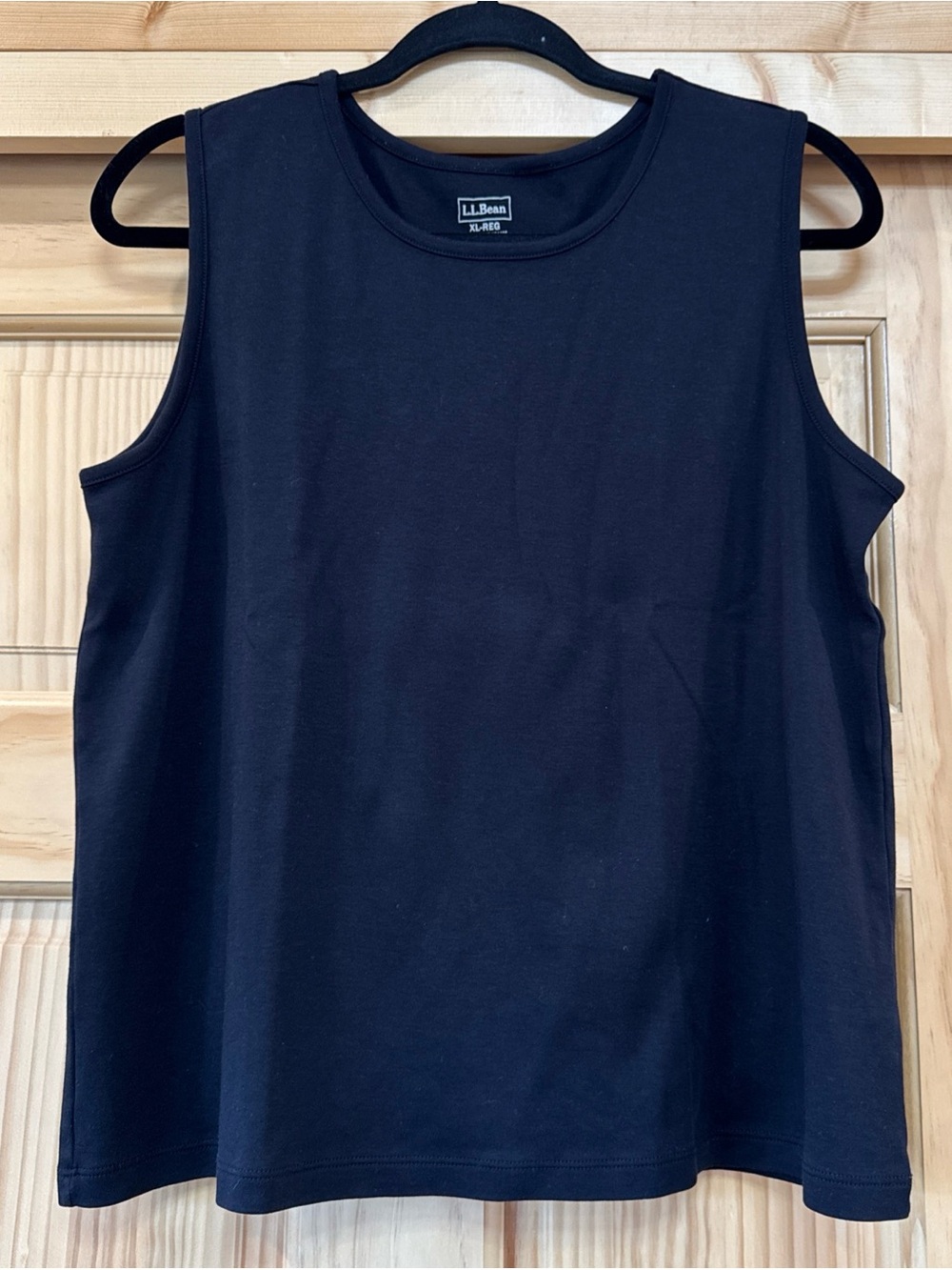 L.L. Bean Women's Black Crewneck Tank Top XL
